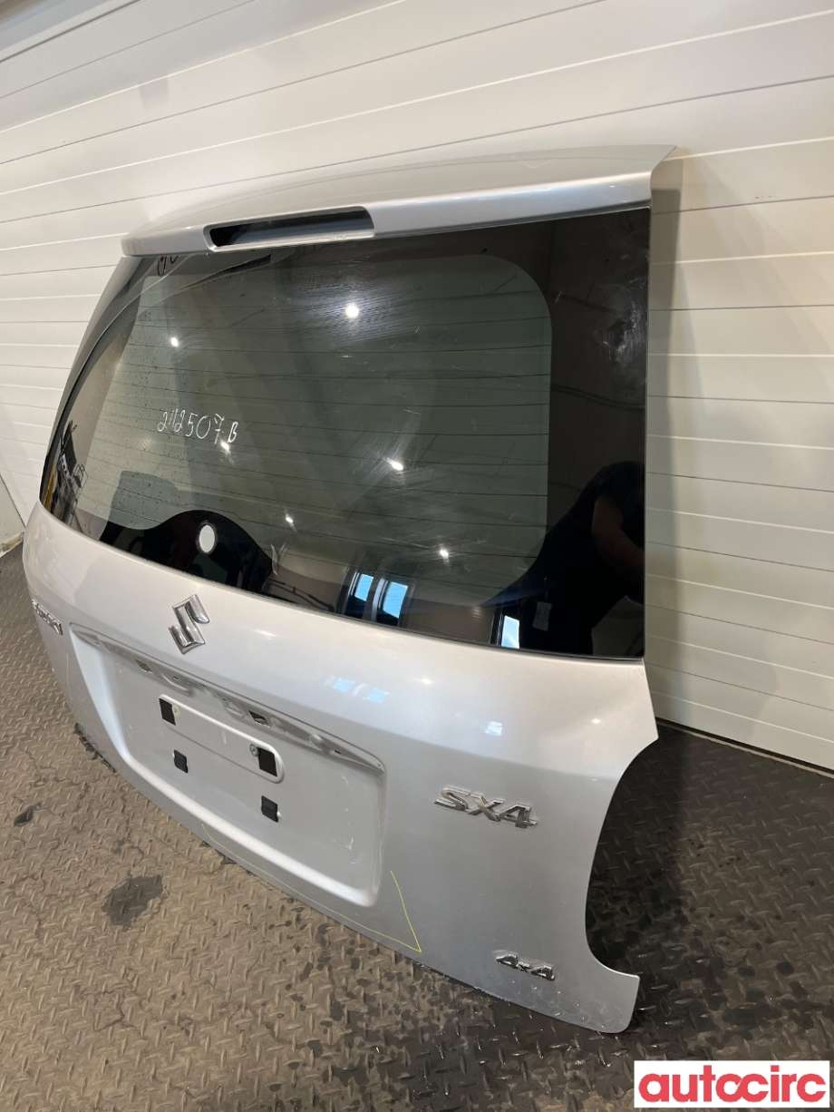 Bakluke combi til Suzuki SX4 2009-2013 (Type I, Fase 2)  (SUZUKI|69100-81820)