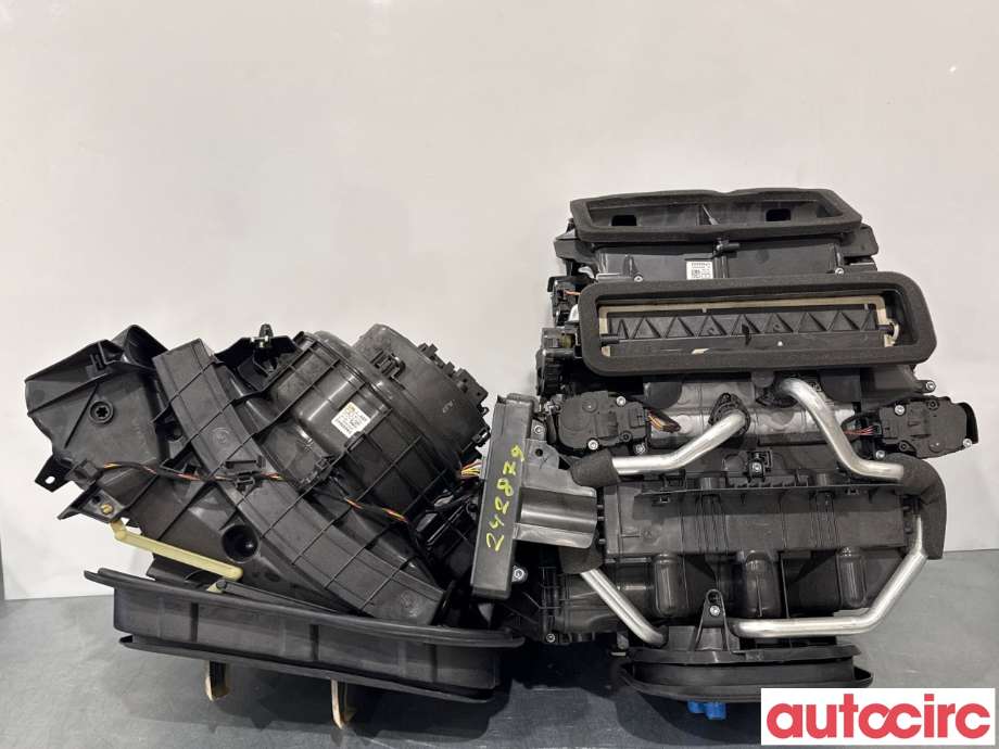 Diverse deler til Volvo XC90, 2015-2025 (Type II)  (VOLVO|31455687)