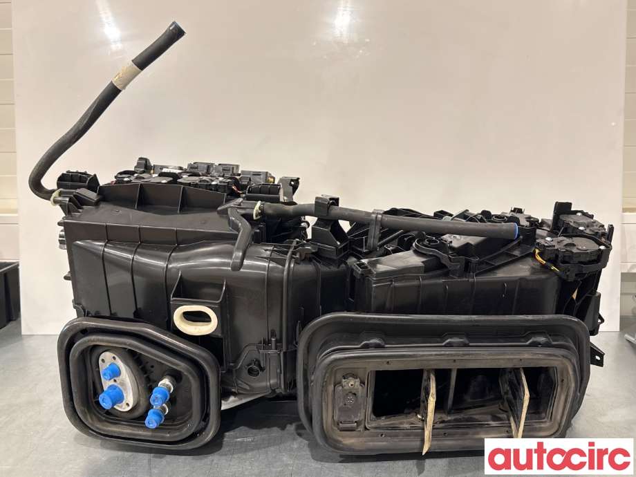 Diverse deler til Volvo XC90 2015-2025 (Type II)  (VOLVO|31455687|)