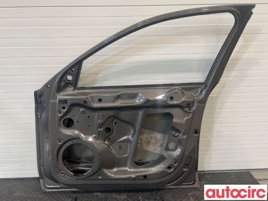 Dør høyre foran til Audi A4 2007-2014 (Type IV) (B8) (B8) (AUDI|8K0831052J|)