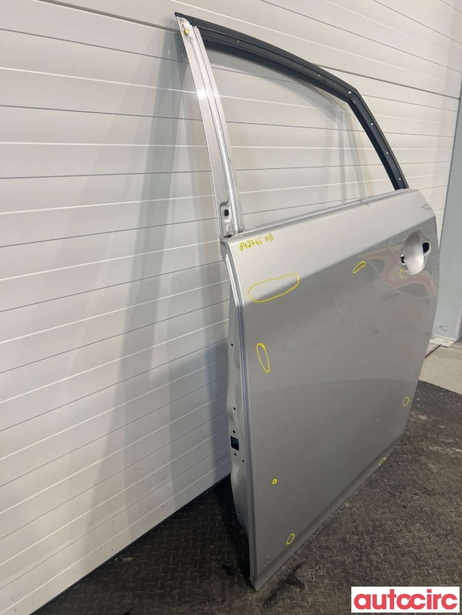 Dør venstre bak til Toyota Prius +7 2012-2020 (Type III) (stasjonsvogn) (stasjonsvogn) (TOYOTA|6700447080|)