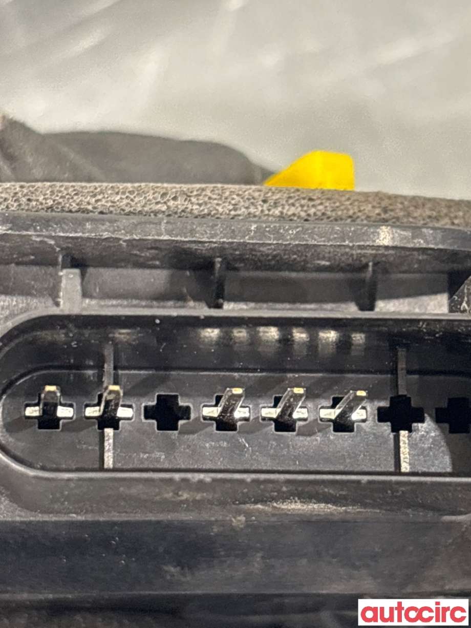 Låsekasse høyre til Ford Transit Connect 2013-2018 Type II, Fase 1  (FORD|2096362||BK31-V43288-CJ)
