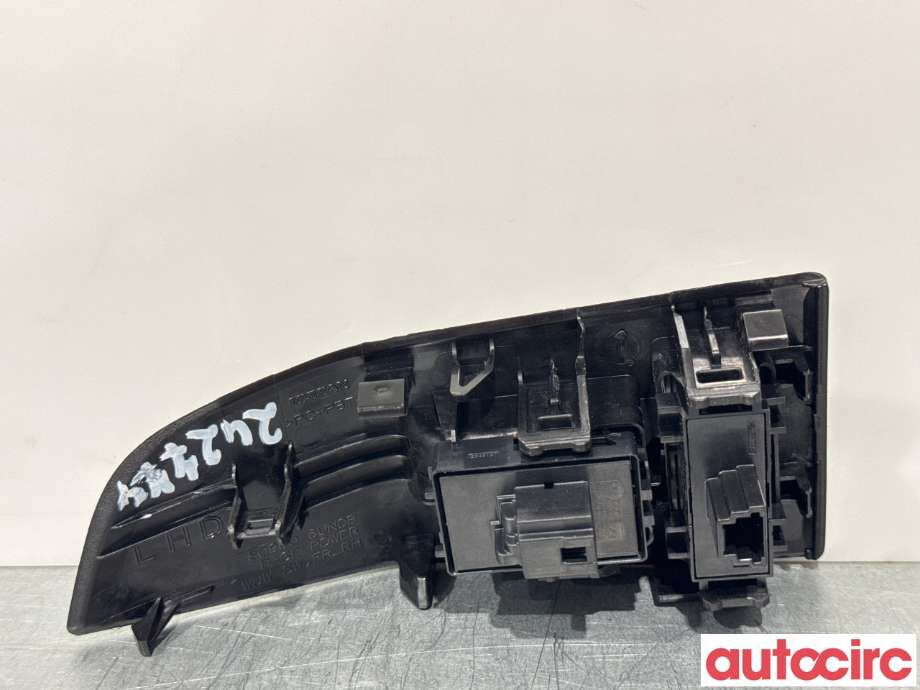 Bryter ruteheis til Nissan Qashqai 2021-->> (Type III) (NISSAN|254116RA1A|)