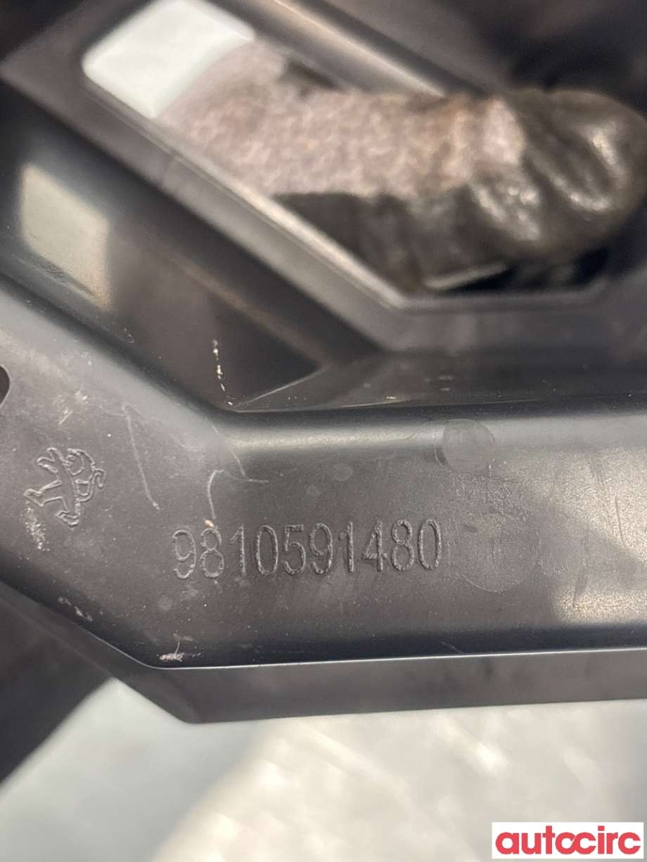 Støtfangerving høyre bak til Peugeot 3008 2016-->> (Type II)  (PEUGEOT|9810591480|)