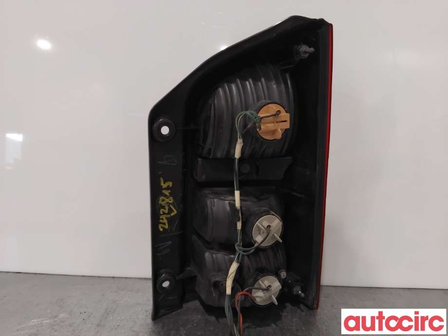 Baklykt venstre til Nissan Pathfinder 2010-2014 (Fase 2) (R51) (R51) (NISSAN|26555EB30C|)