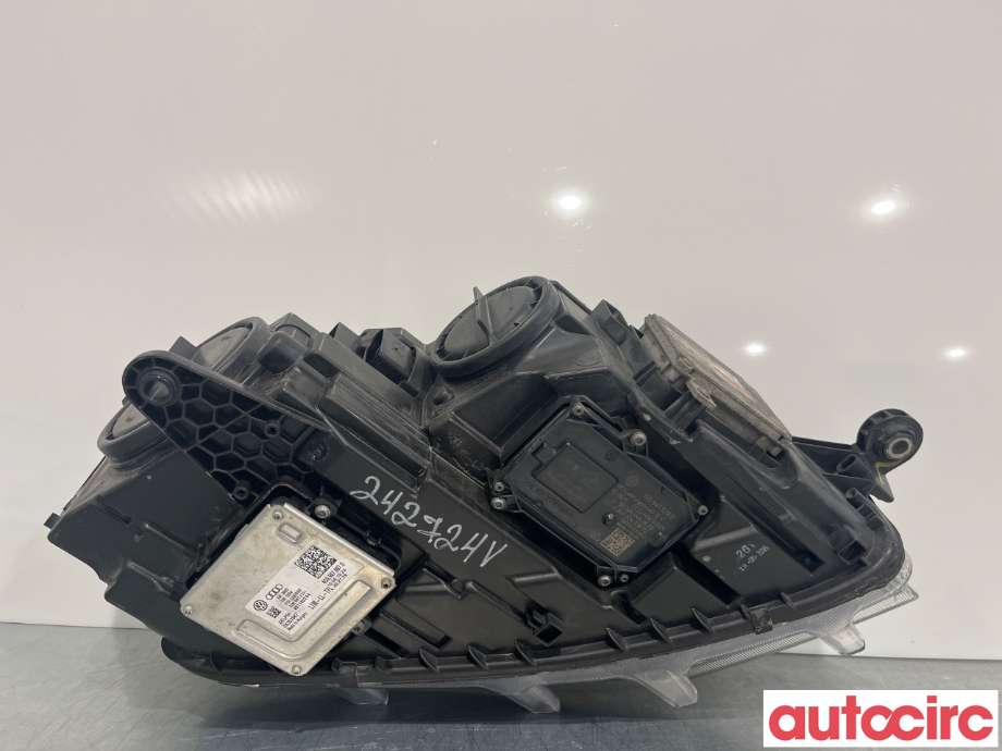 Frontlykt venstre xenon til Škoda Octavia 2013-2016 (Type III, Fase 1)  (SKODA|5E1941017B|5E1941015B)