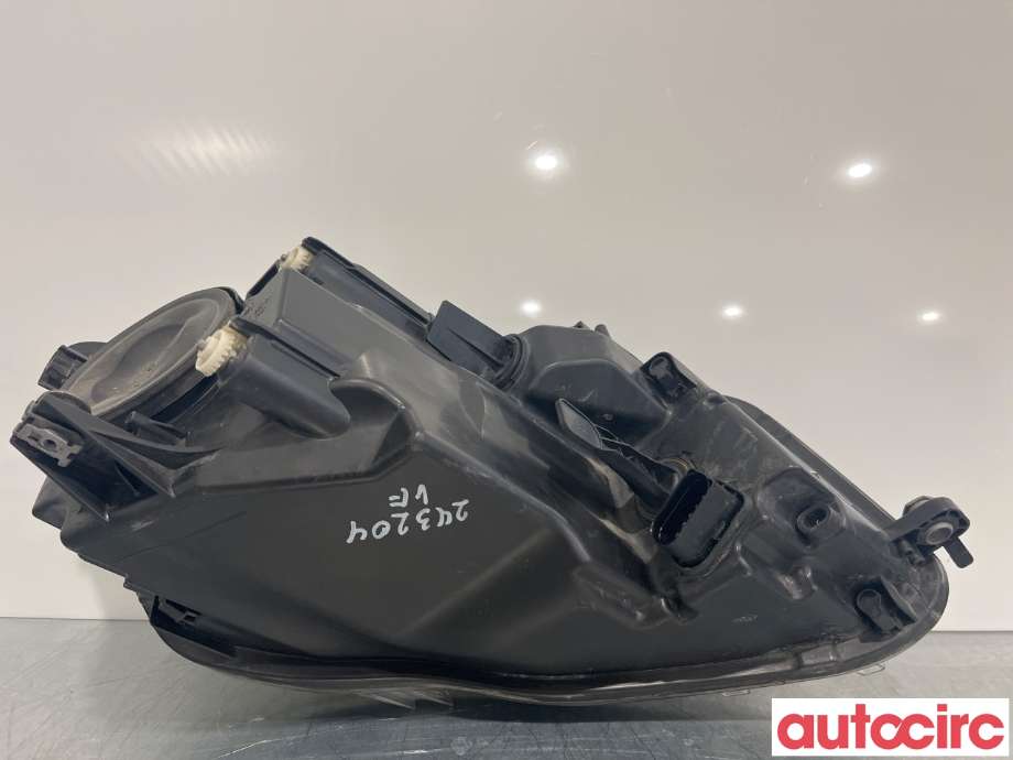 Frontlykt venstre halogen til VW Caddy 2010-2015 (Type III, Fase 2) (VOLKSWAGEN|2K5941005B)