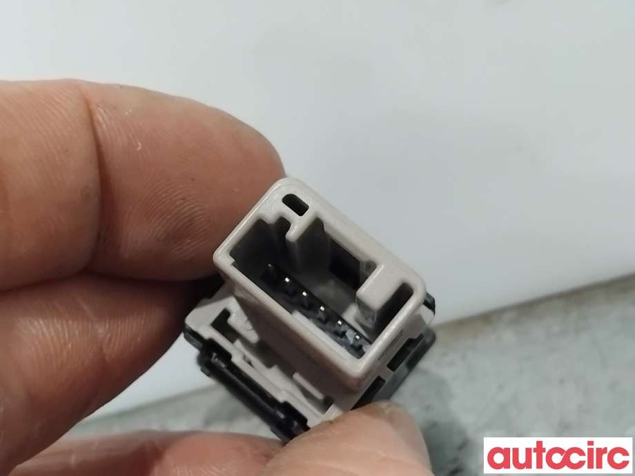 Bryter diverse til Toyota bZ4X 2022-->>  (TOYOTA|8415316010|)