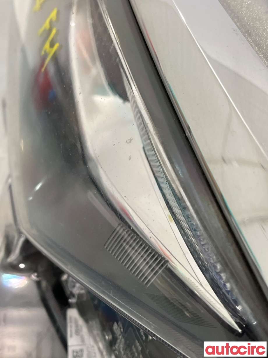 Frontlykt høyre halogen til Toyota Auris 2015-2019 (Type II, Fase 2)  (TOYOTA|8113002K60)