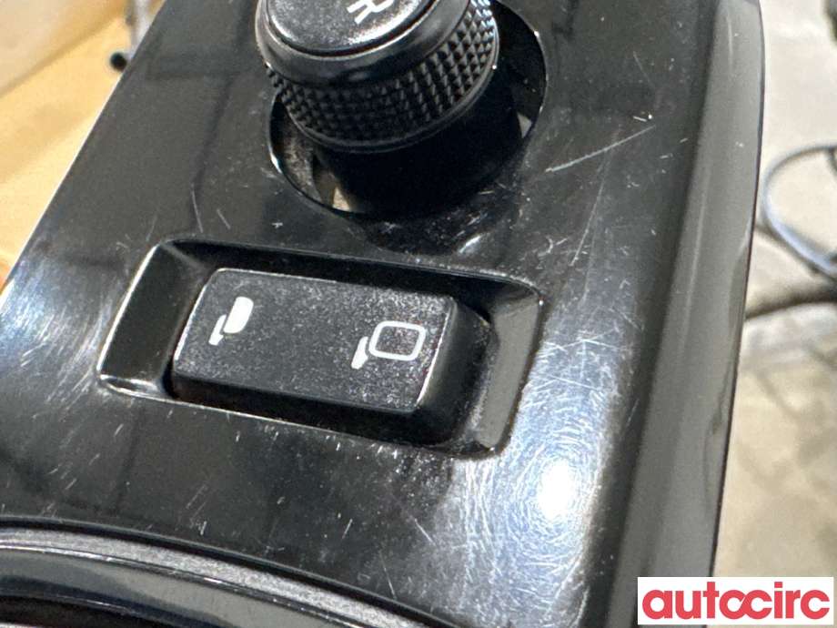 Bryter ruteheis til Isuzu D-Max 2021-->> (Type III) (ISUZU|NO NUMBER|)