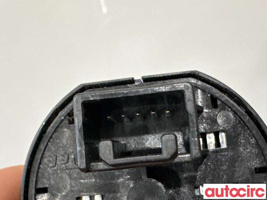 Bryter diverse til Isuzu D-Max 2021-->> (Type III)  (ISUZU|NO NUMBER|)