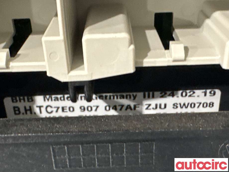 Varmeapparat betjening til VW Transporter / Caravelle 2019-->> (T6.1) (T6.1) (VOLKSWAGEN|7E0907047AF|)