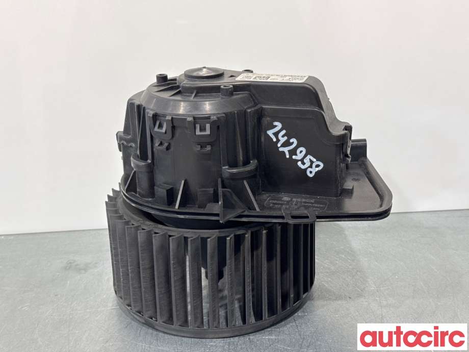 Varmeapparat motor til VW Transporter / Caravelle 2019-->> (T6.1) (T6.1) (VOLKSWAGEN|7E1820021B|0130115671)