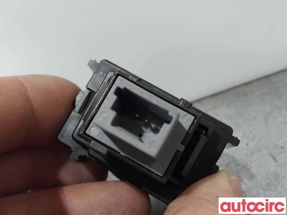 Bryter nødblink til Toyota Auris 2015-2019 (Type II, Fase 2)  (TOYOTA|8433202300||84332-02300)
