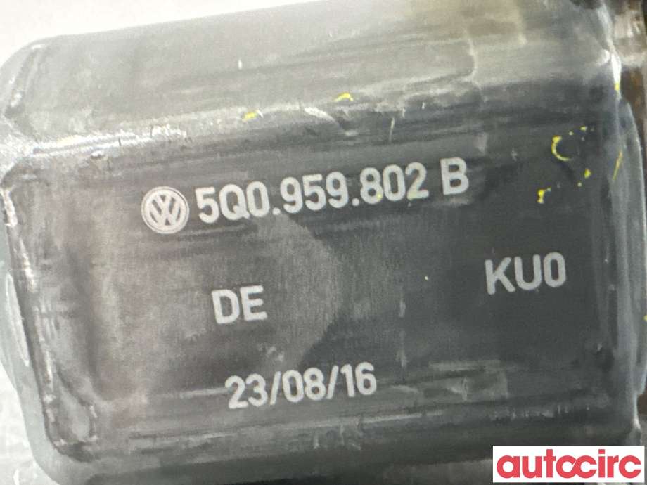 Ruteheis til VW e-Golf 2014-2017 (Fase 1)  (VOLKSWAGEN|8W0959802|0130822716|5Q0959802B)