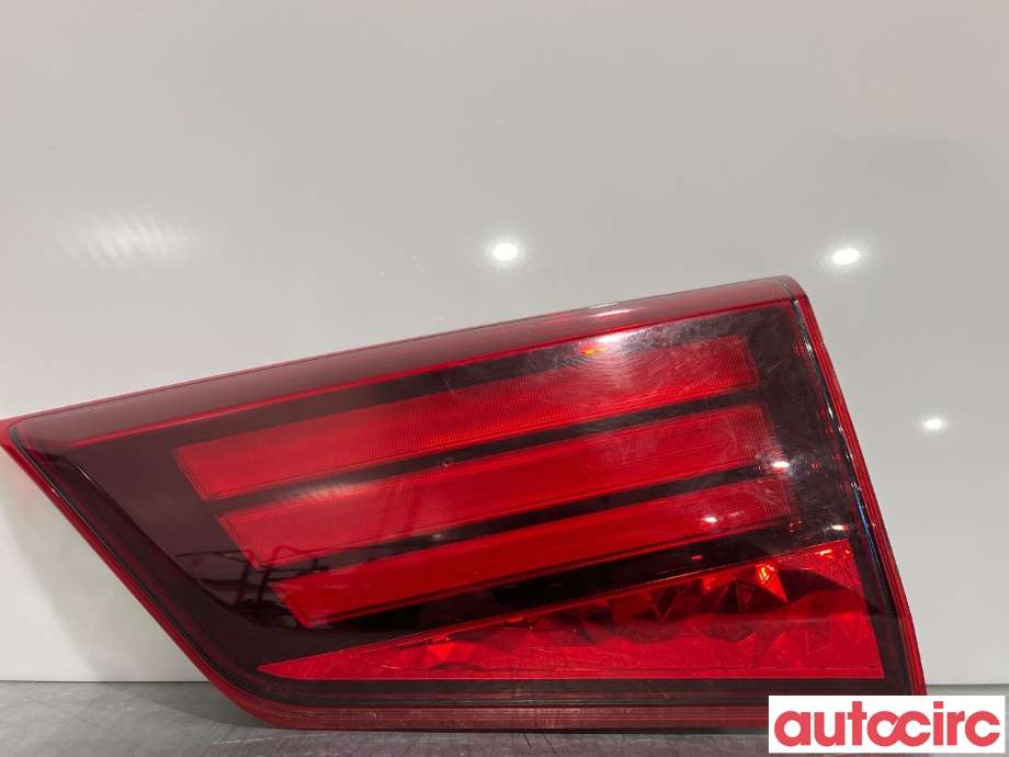 Baklykt høyre indre til Mitsubishi Outlander, 2015-->> (Type III, Fase 2)  (MITSUBISHI|8331A180)