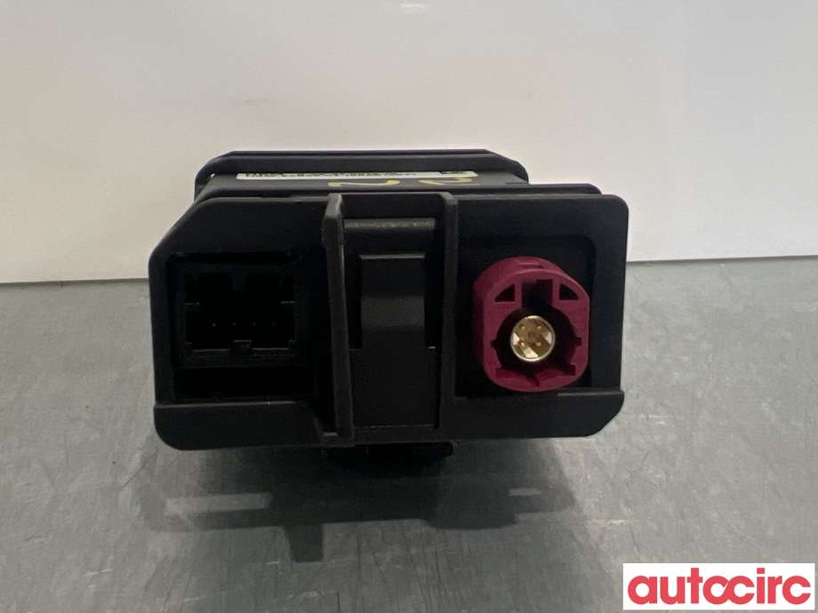 Diverse deler til VW Passat 2015-2019 (Fase 1) (B8) (B8) (VOLKSWAGEN|5G0035953C|)