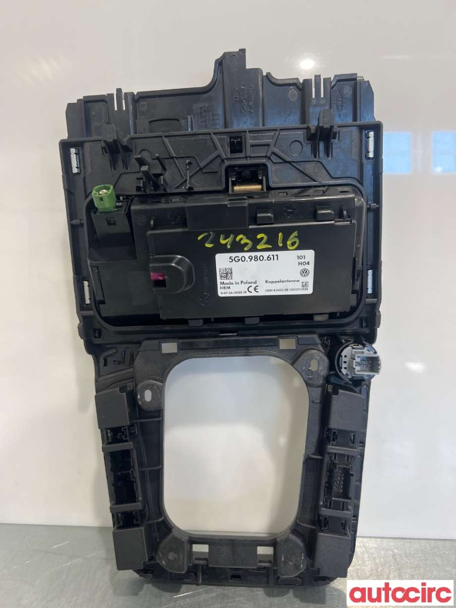 Diverse deler til VW Passat 2015-2019 (Fase 1) (B8) (B8) (VOLKSWAGEN|3G1864263||5G0980611)