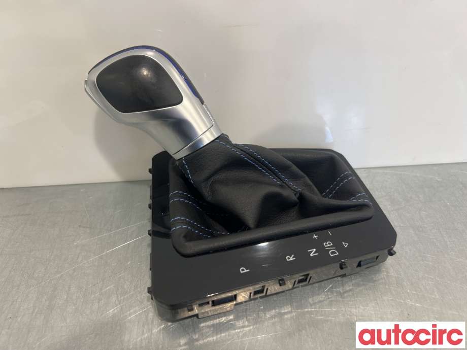Diverse deler til VW Passat, 2015-2019 (Fase 1) (B8) (B8) (VOLKSWAGEN|3G1713203D)