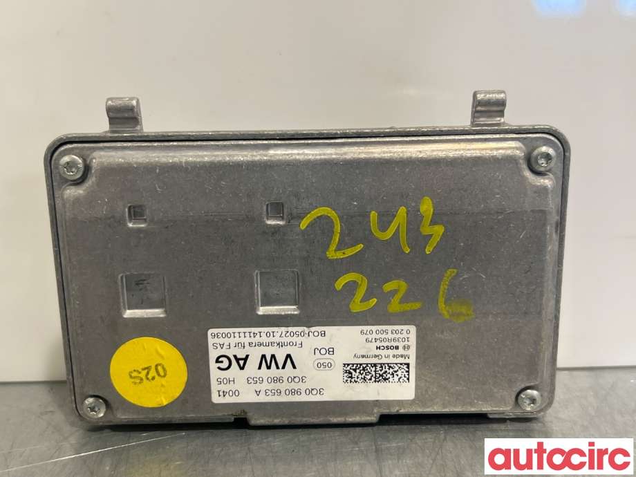 Sensor radar til VW Passat 2015-2019 (Fase 1) (B8) (B8) (VOLKSWAGEN|3Q0980653F|0203500079|3Q0980653A)
