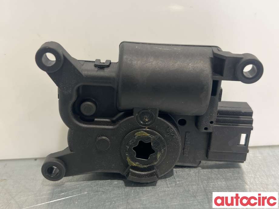 Diverse deler til VW Passat 2015-2019 (Fase 1) (B8) (B8) (VOLKSWAGEN|5WA907511C||5Q0907511A)