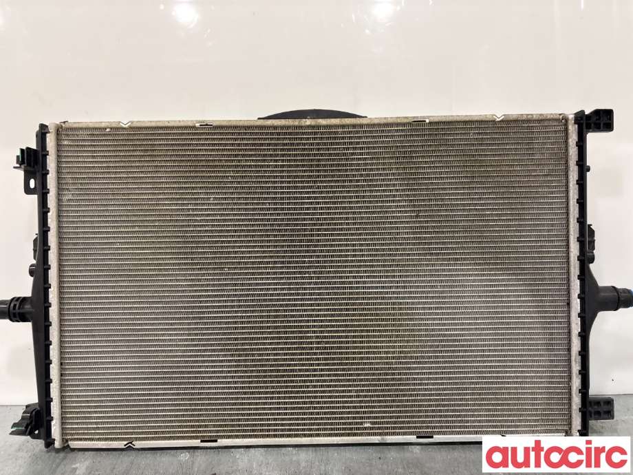 Radiator (automat gir) til Tesla Model 3 2018-2023 (Fase 1)  (TESLA|1494175-00-A|)