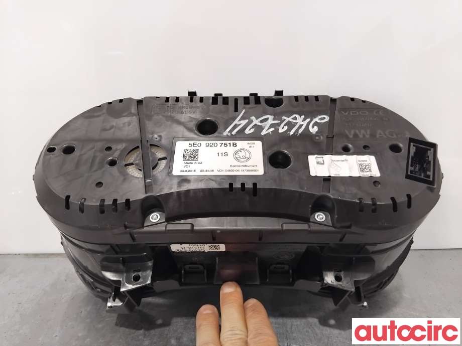 Instrumentpanel til Škoda Octavia 2013-2016 (Type III, Fase 1) (SKODA|5E0920751B|A2C94799001)