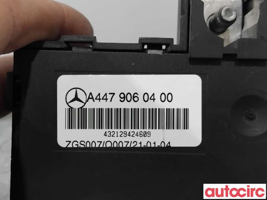 Sikringsboks til Mercedes EQV 2020-->> (W447) (W447) (MERCEDES|A4479060400|)