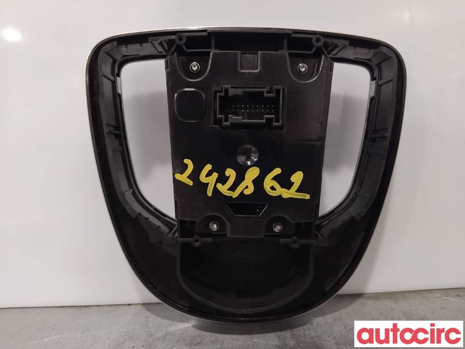 Bilstereo diverse til Mercedes EQV 2020-->> (W447) (W447) (MERCEDES|A4479002318|)