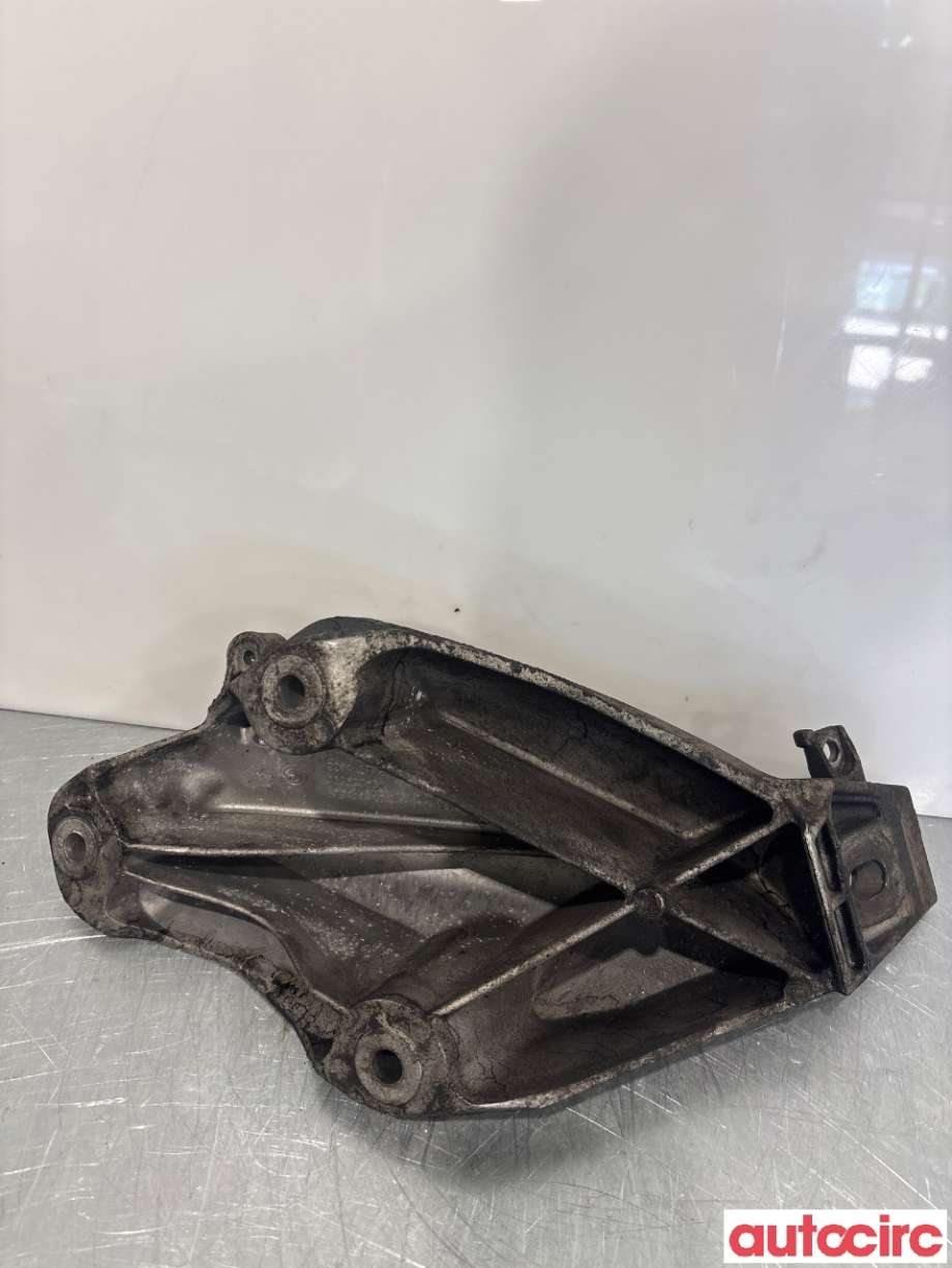 Motorfeste til BMW X5 2007-2013 (E70) (E70) (BMW|22116787489|)