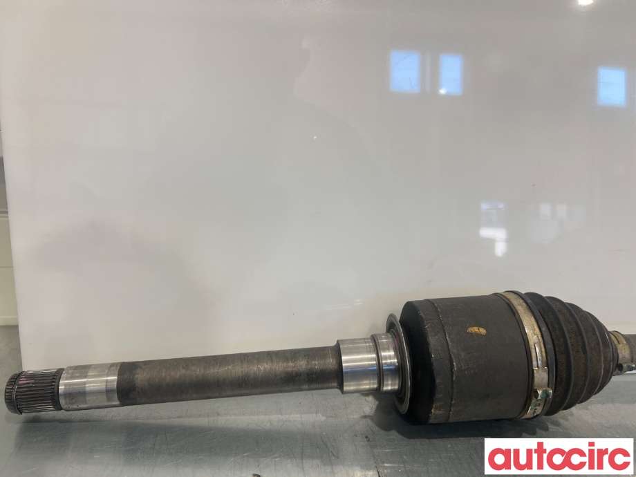 Drivaksel høyre foran til Mercedes GL 2006-2012 (X164) (X164) (MERCEDES|A1643302101)