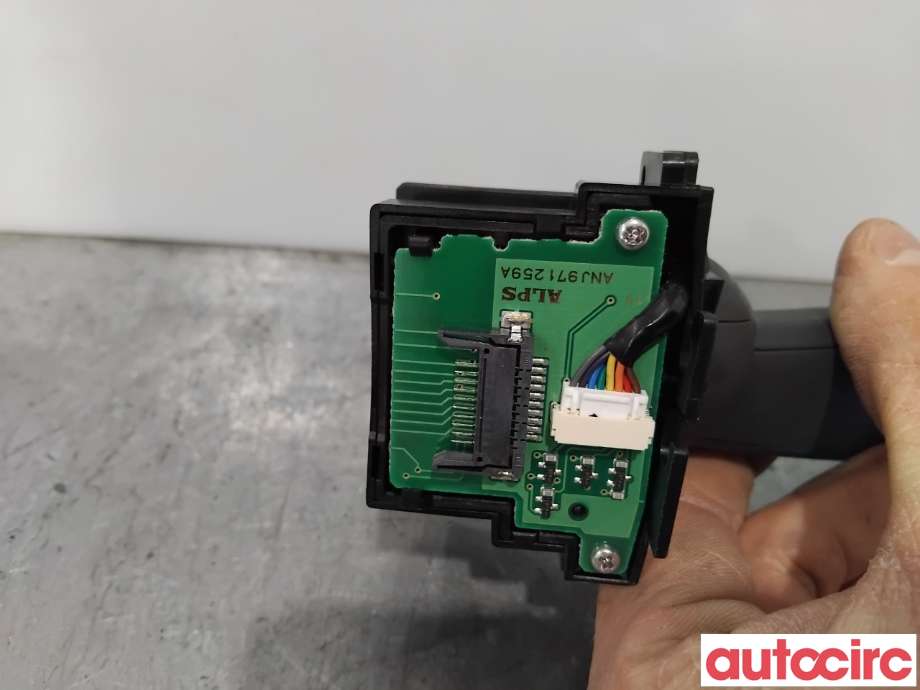 Bryter visker til Volvo V40 2012-2019  (VOLVO|31456041||31394007)