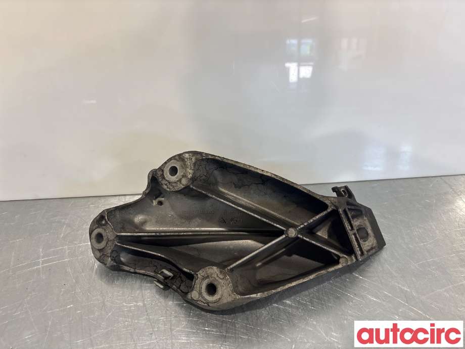 Motorfeste til BMW X5 2007-2013 (E70) (E70) (BMW|22116787489|)