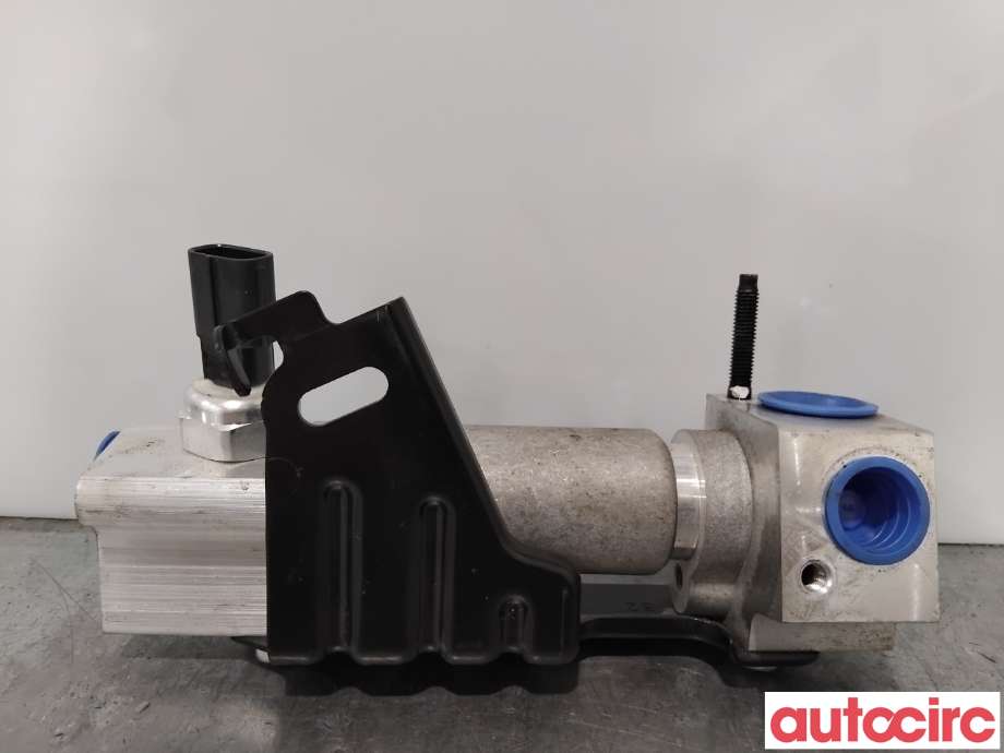 Diverse deler til Toyota bZ4X 2022-->> (TOYOTA|8850342020|443250-1140|)