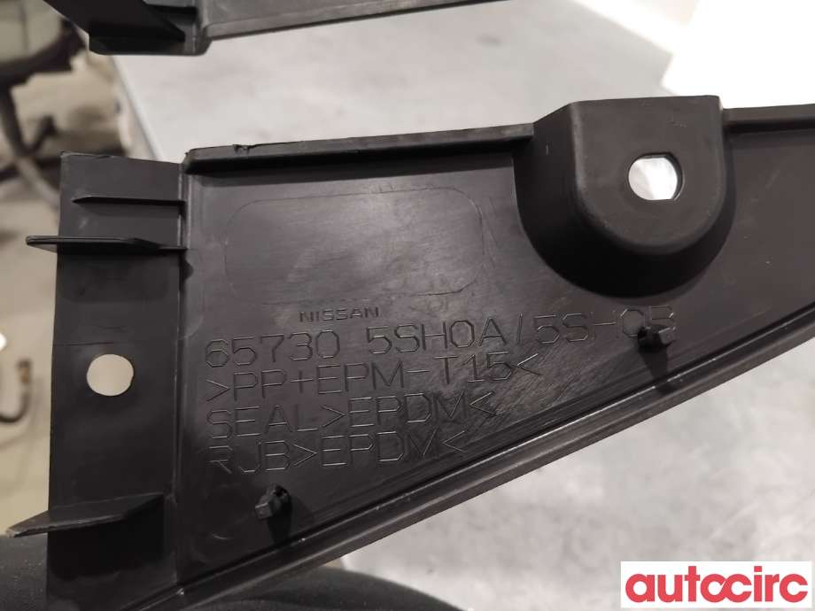 Batterilader inntak/luke til Nissan Leaf 2018-->> (Type II)  (NISSAN|657305SH0B||657305SH0A)