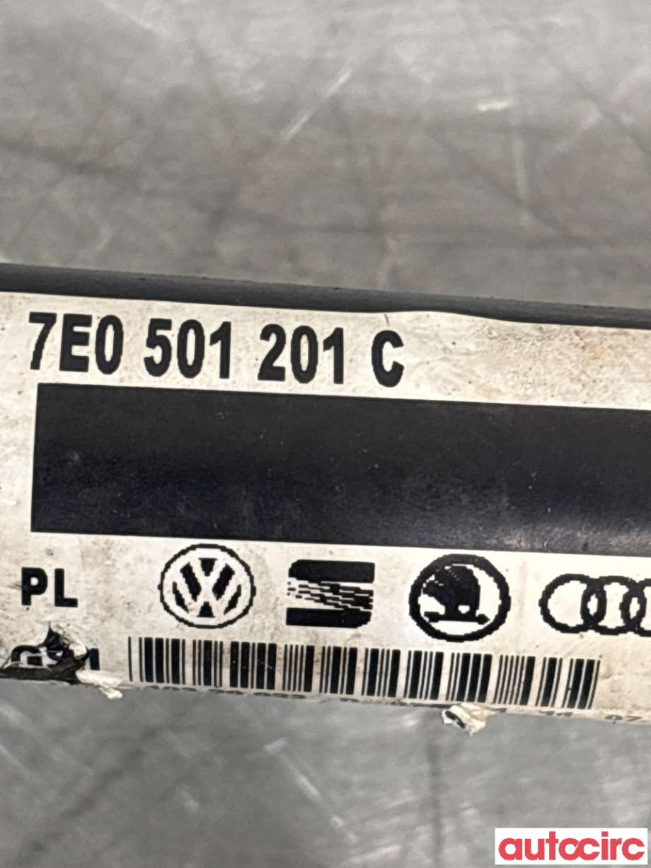 Drivaksel venstre bak til VW Transporter / Caravelle 2019-->> (T6.1) (T6.1) (VOLKSWAGEN|7E0501201C|)