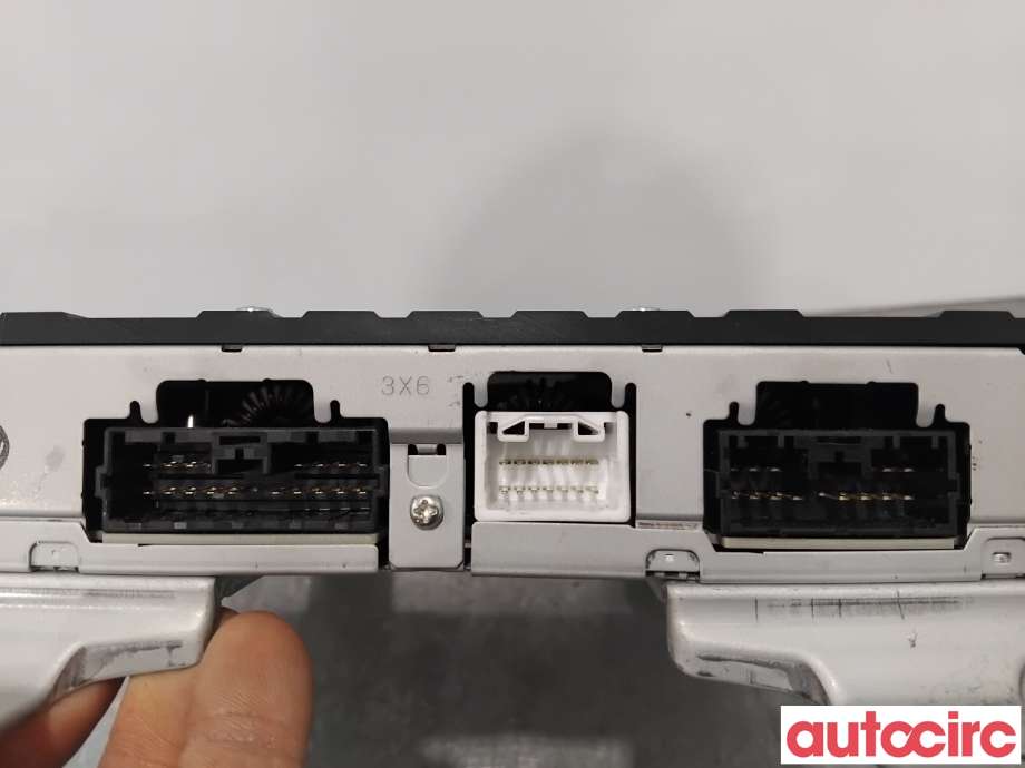Bilstereo forsterker til Mitsubishi Outlander 2015-->> (Type III, Fase 2)  (MITSUBISHI|8701A565|CV-0MW3R45-4)