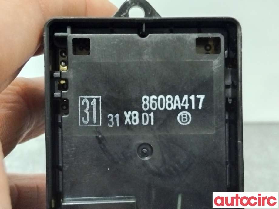 Bryter ruteheis til Mitsubishi Outlander 2015-->> (Type III, Fase 2)  (MITSUBISHI|8608A417|)