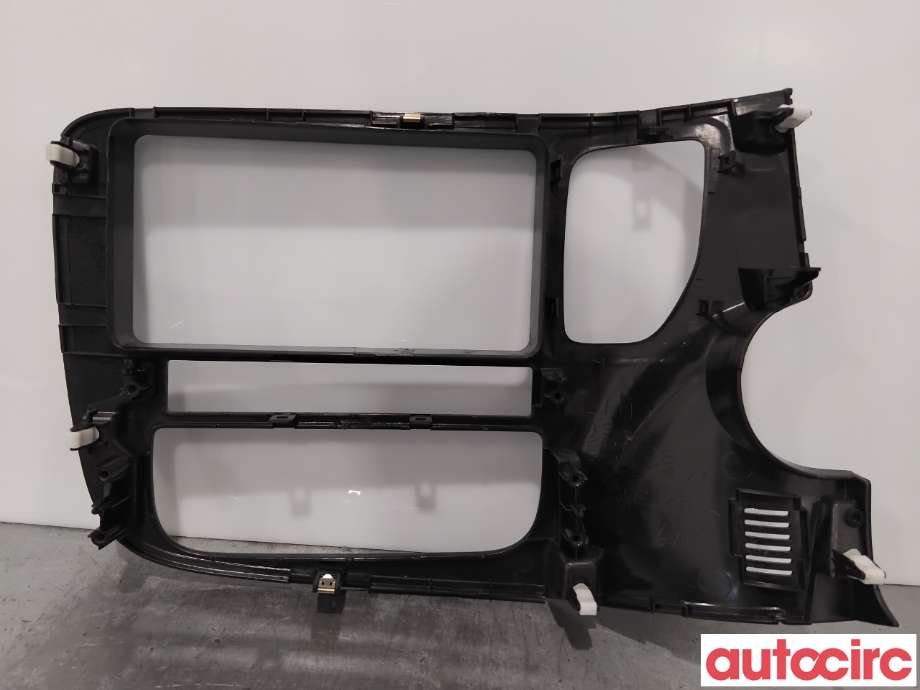 Innredning diverse til Mitsubishi Outlander 2015-->> (Type III, Fase 2) (MITSUBISHI|8002B297XA||8002B294)