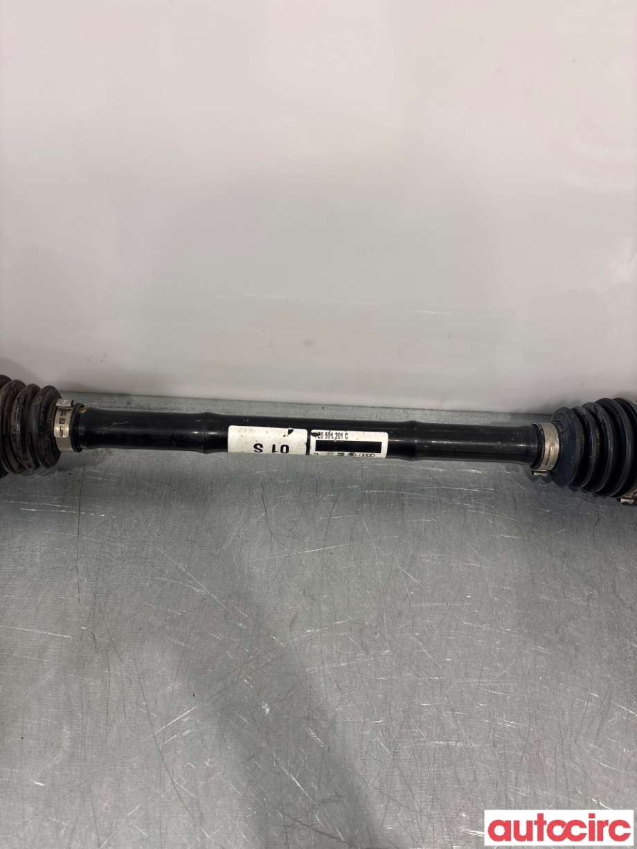Drivaksel venstre bak til VW Transporter / Caravelle 2015-2019 (T6) (T6) (VOLKSWAGEN|7E0501201C|)