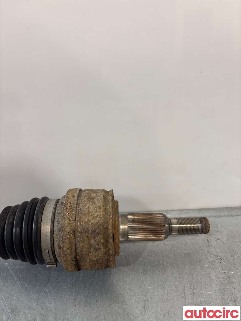 Drivaksel venstre bak til VW Transporter / Caravelle 2015-2019 (T6) (T6) (VOLKSWAGEN|7E0501201C|)