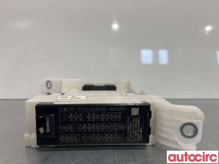 Sikringsboks til Toyota bZ4X 2022-->> (TOYOTA|8273042851|6357-3154|82730-42851)