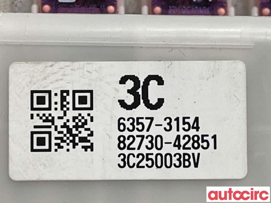 Sikringsboks til Toyota bZ4X 2022-->> (TOYOTA|8273042851|6357-3154|82730-42851)