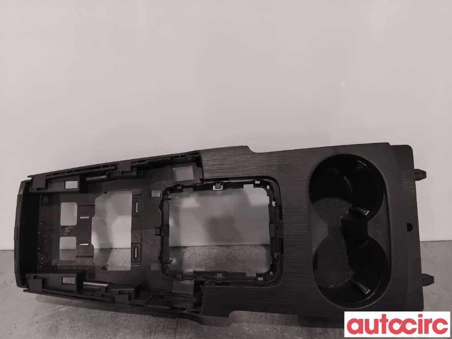 Innredning, Konsoll til Audi A3, 2016-2020 (Type III, Fase 2) (AUDI|8V1864261G)