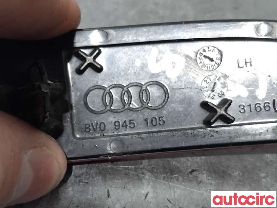 Refleksplate til Audi A3 2016-2020 (Type III, Fase 2) (AUDI|8V0945105|)