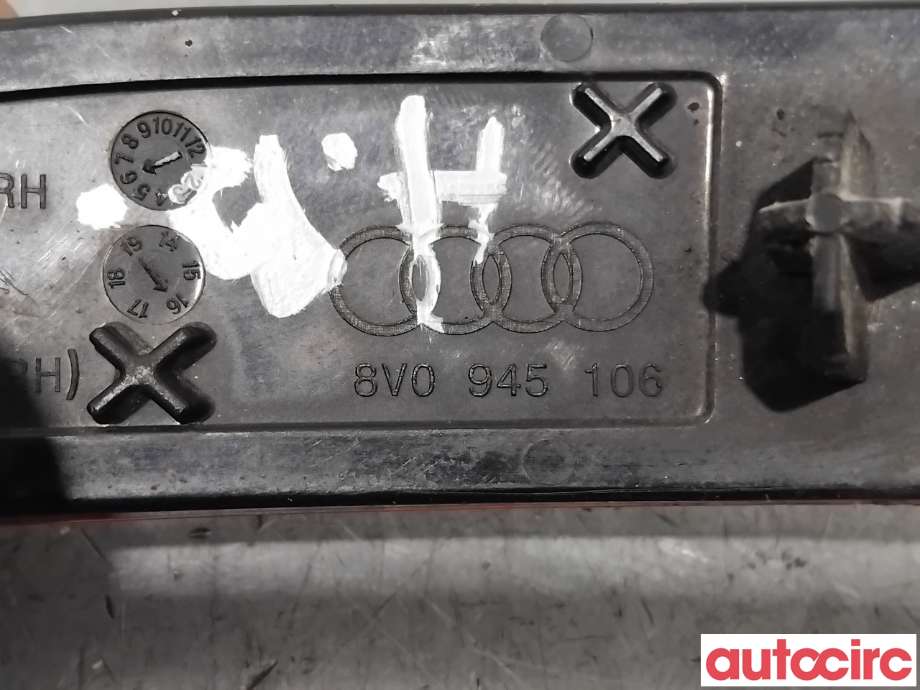 Refleksplate til Audi A3 2016-2020 (Type III, Fase 2) (AUDI|8V0945106|)