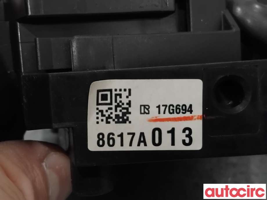 Bryter combi til Mitsubishi Outlander 2012-2015 (Type III, Fase 1)  (MITSUBISHI|8600A405||8617A013)