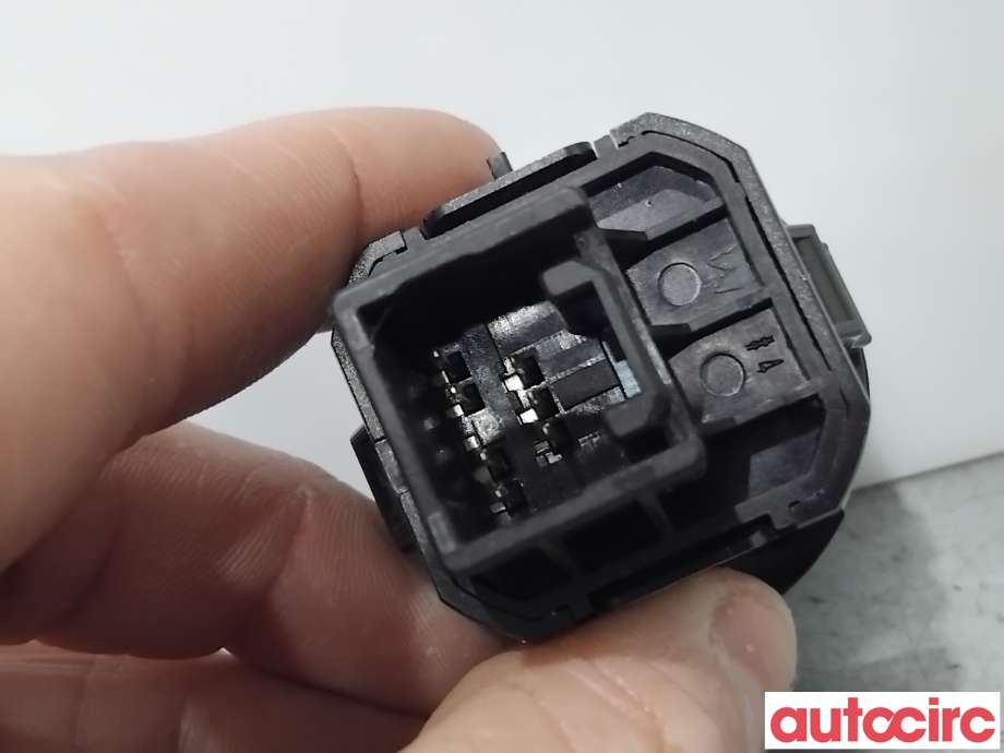 Bryter start/stopp til Mitsubishi Outlander 2012-2015 (Type III, Fase 1)  (MITSUBISHI|8610A133|)