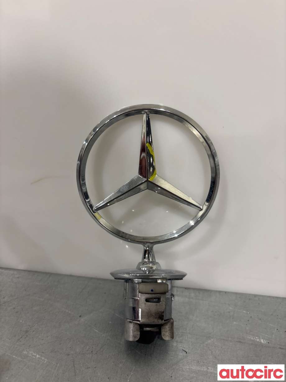Emblem til Mercedes E-Klasse 2009-2013 (Fase 1) (W212) (W212) (MERCEDES|A2218800086|)