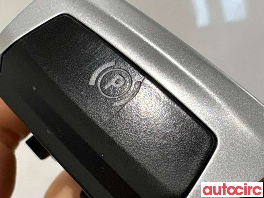 Bryter elektrisk håndbrekk/parkbrems til Peugeot 308 2013-2021 (Type II)  (PEUGEOT|96785851VV|)